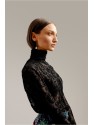 TOP FINO CON CUELLO ALTO CON ENCAJE