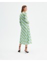 Vestido midi fluido con estampado de rayas